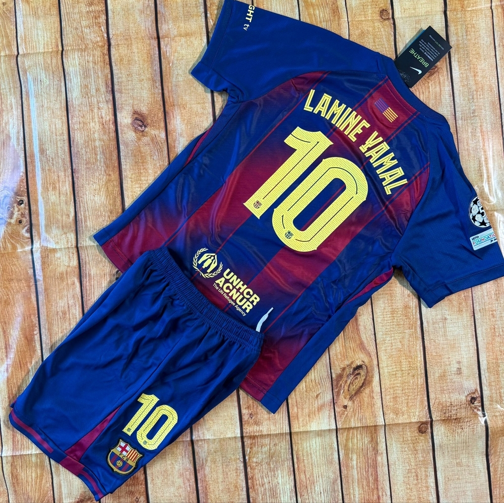 Barcelona Lamine Yamal 2025/26 Set for Kids - Picture 2 of 6